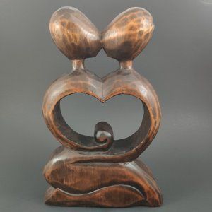 VTG Rustic Carved Wooden Sculpture Kissing Couple